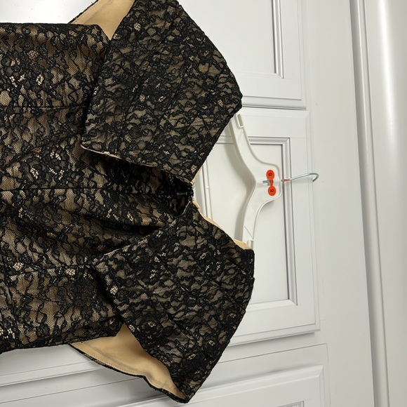 Peplum, lace and taffeta gown - Picture 9 of 15